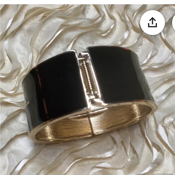 VINTAGE ART DÉCO BLACK ENAMEL CLAMPER BANGLE HINGED GOLD TONE RHINESTONED - Picture 5 of 9